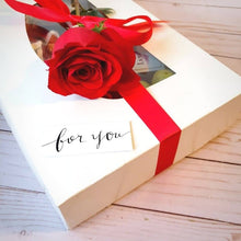 Load image into Gallery viewer, Sweetheart Charcuterie Box