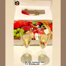 Load image into Gallery viewer, Sweetheart Charcuterie Box